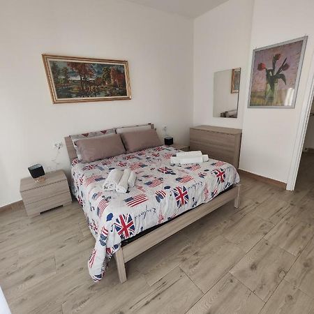 Appartamento C&Y Torelli 1 Новара Экстерьер фото