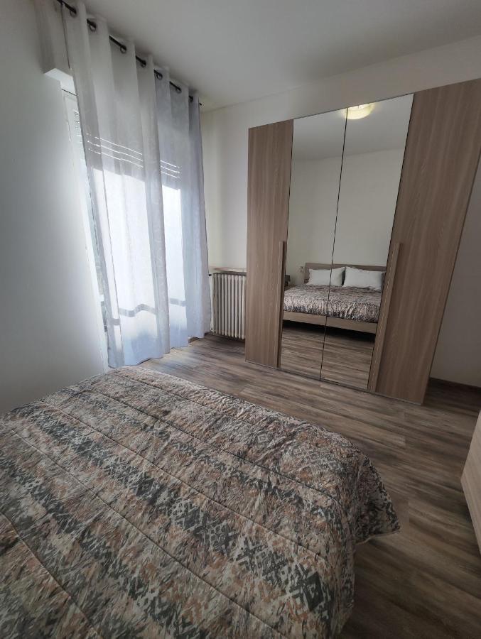 Appartamento C&Y Torelli 1 Новара Экстерьер фото
